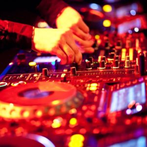 How much does a DJ make?