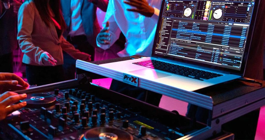 best-dj-controllers-for-serato